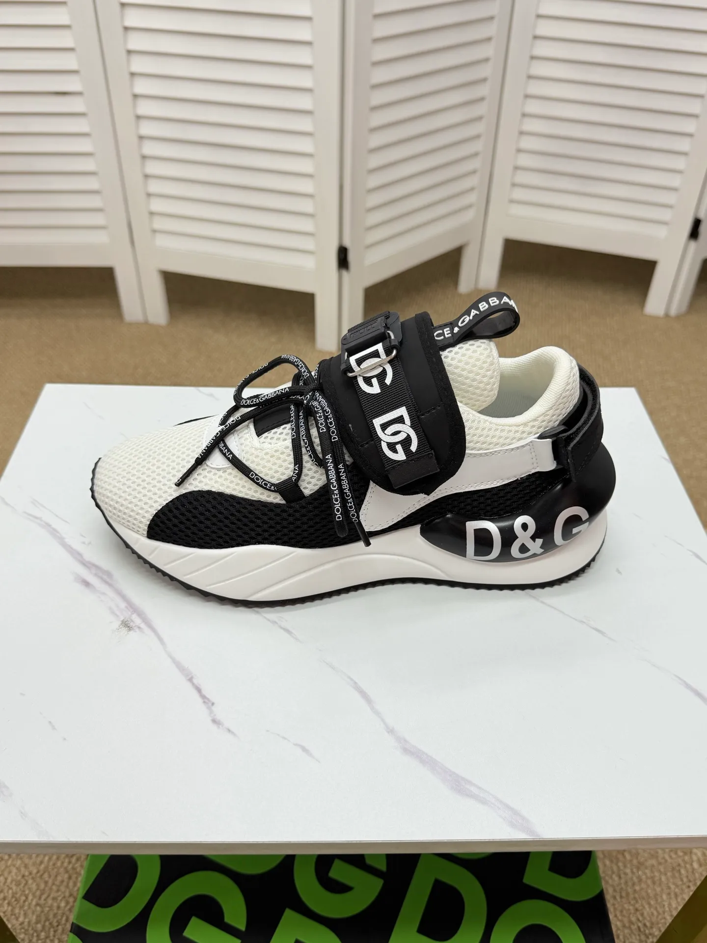 Men's clothing and shoes 230. The latest sports and casual shoes for couples (DG) are fashionable and versatile, and can add luster to various looks. Create an exquisite design with unique dynamic vitality and modern atmosphere, showing modern elegance. Size: 35-46 (custom-made sizes 45 and 46 are non-refundable) Se